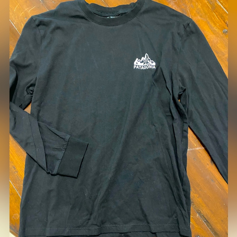 Patagonia long sleeve tee shirt size large.